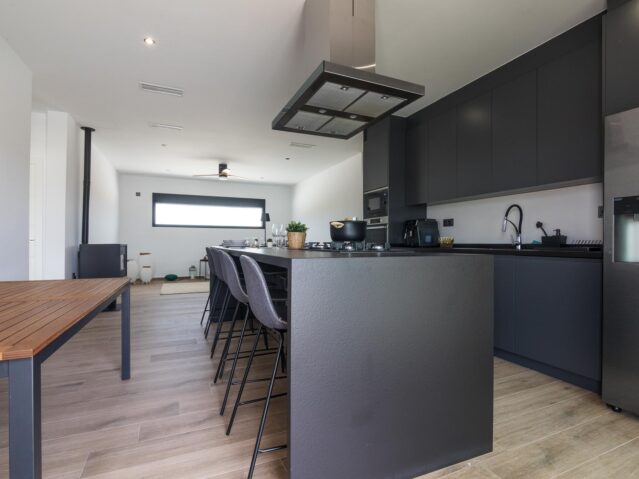 Image No.19-3 Bed Villa for sale