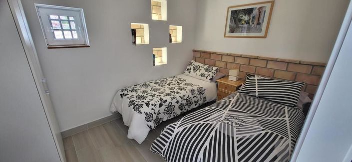 Image No.20-7 Bed Country House for sale