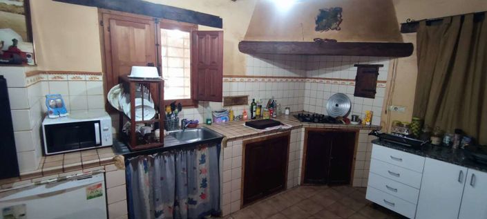 Image No.31-4 Bed Country House for sale