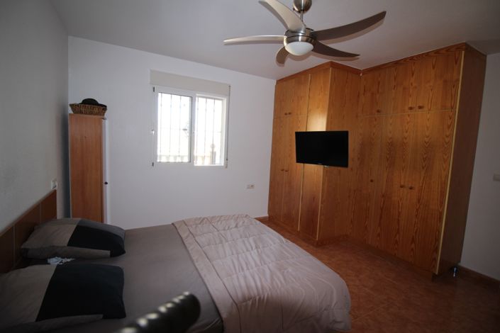 Image No.33-3 Bed Villa for sale