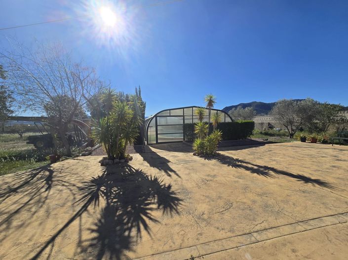 Image No.12-8 Bed Villa for sale