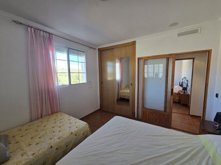 Image No.15-8 Bed Villa for sale