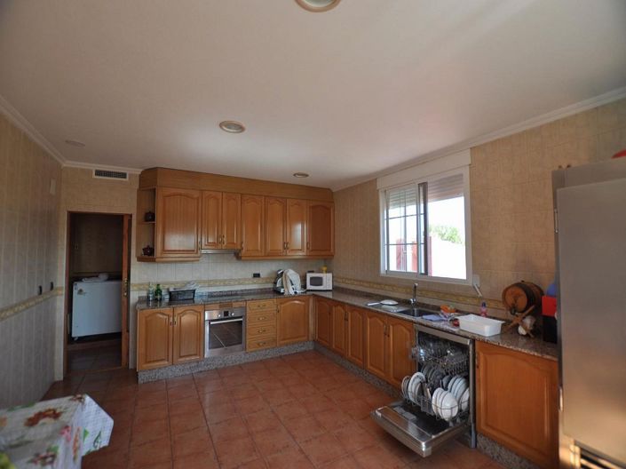 Image No.18-8 Bed Villa for sale