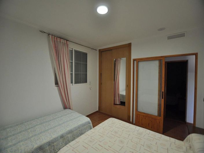 Image No.40-8 Bed Villa for sale