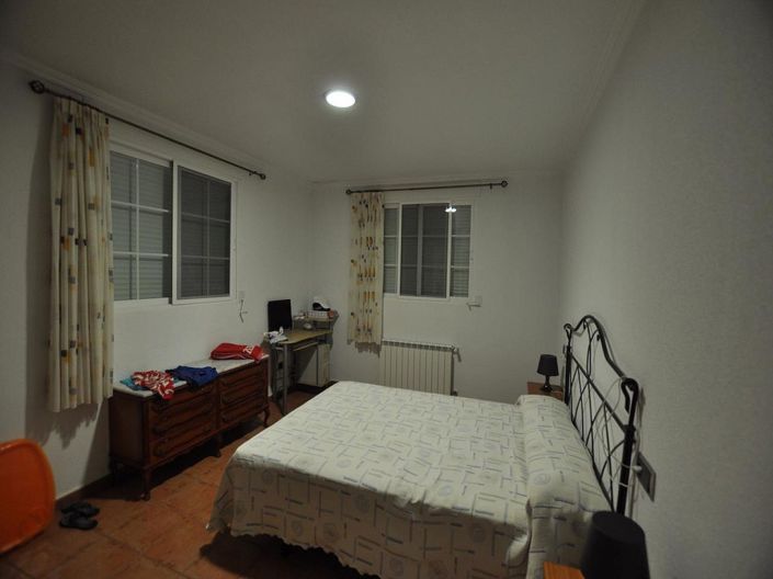 Image No.43-8 Bed Villa for sale