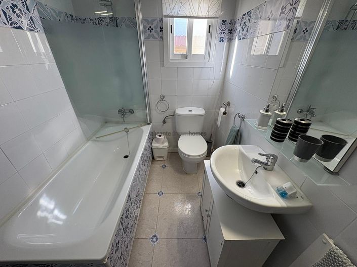 Image No.18-3 Bed Townhouse for sale