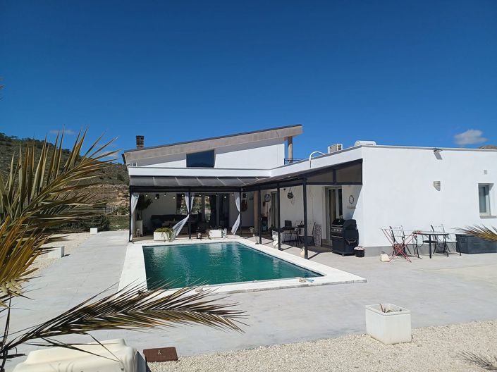 Image No.1-3 Bed Villa for sale
