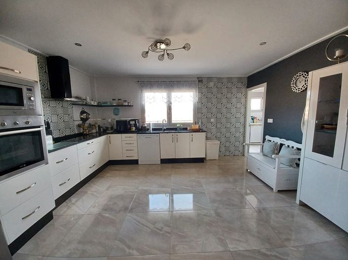 Image No.22-3 Bed Villa for sale