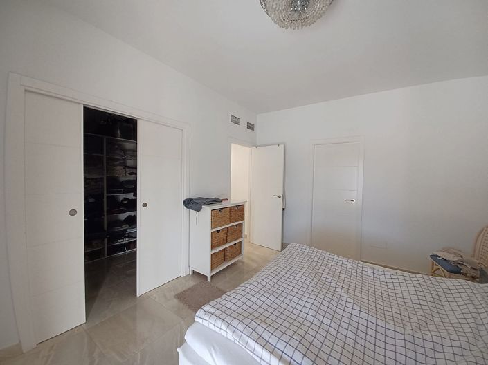 Image No.28-3 Bed Villa for sale