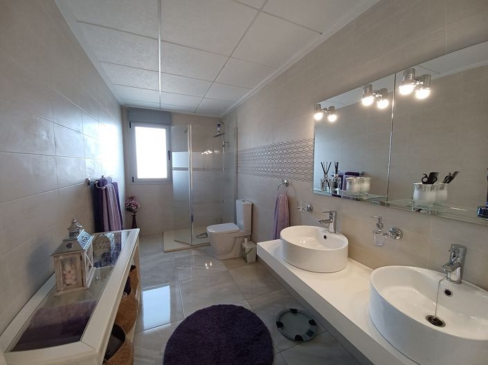 Image No.43-3 Bed Villa for sale