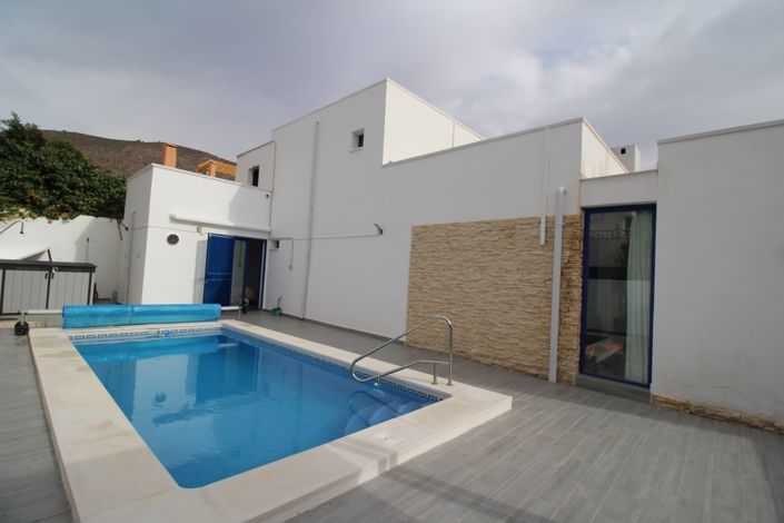 Image No.1-Villa de 4 chambres à vendre à Alicante