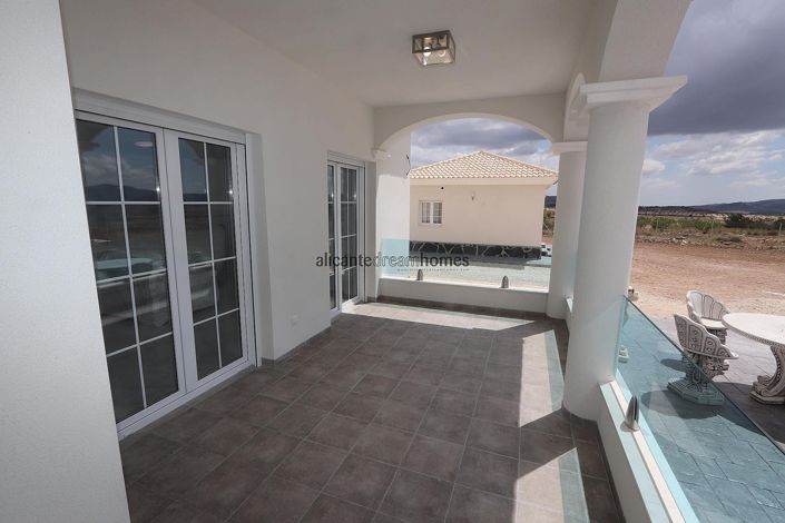 Image No.17-4 Bed Villa for sale