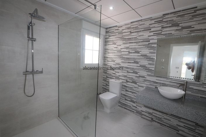 Image No.23-4 Bed Villa for sale