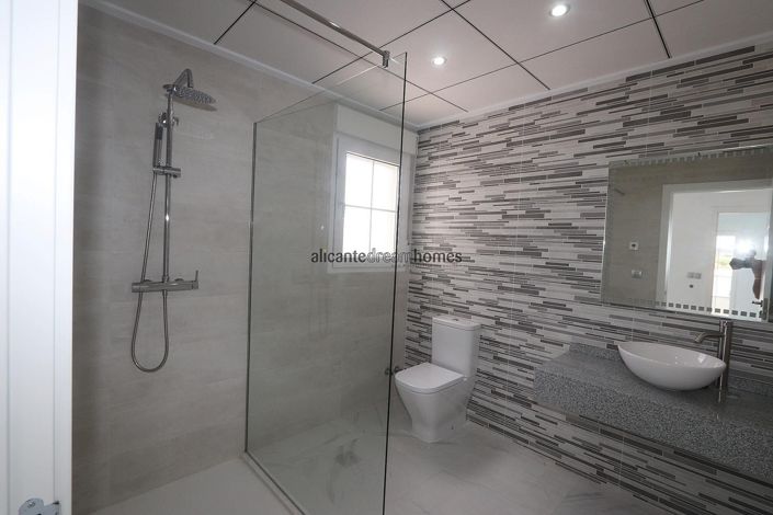 Image No.24-4 Bed Villa for sale