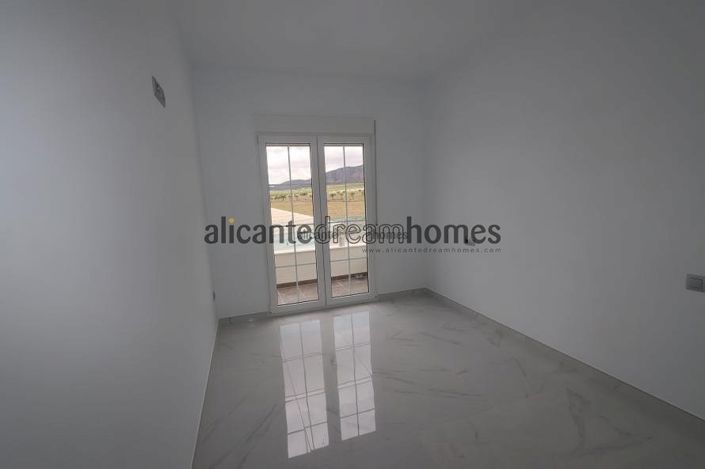 Image No.29-4 Bed Villa for sale