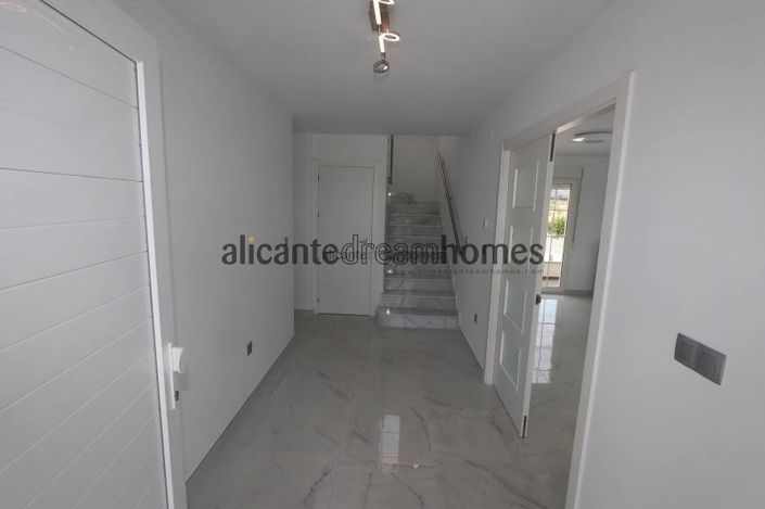 Image No.34-4 Bed Villa for sale