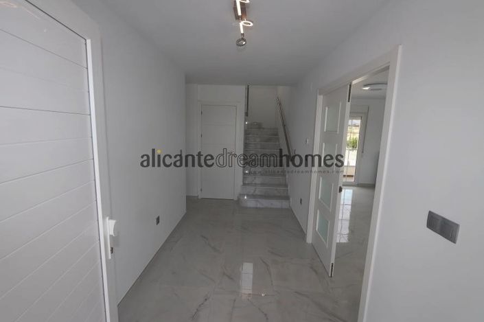 Image No.34-4 Bed Villa for sale