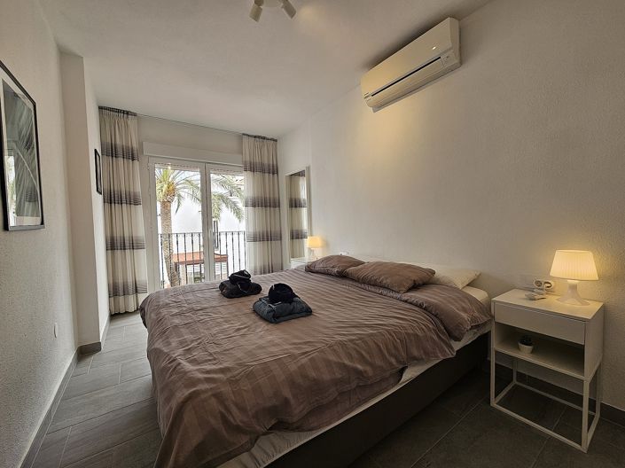 Image No.12-3 Bed Townhouse for sale