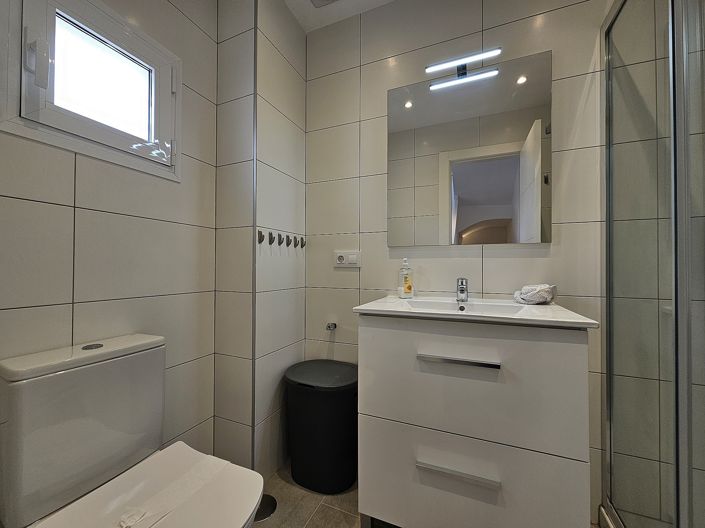 Image No.17-3 Bed Townhouse for sale