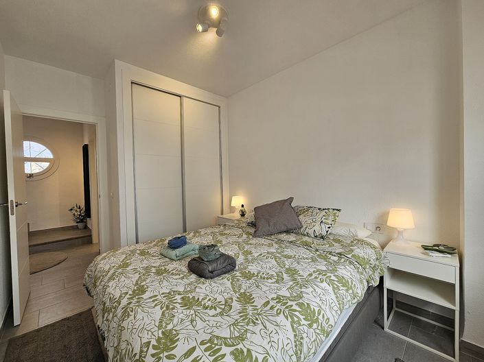 Image No.20-3 Bed Townhouse for sale