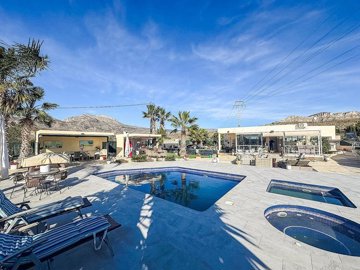 5 Bed Villa for sale