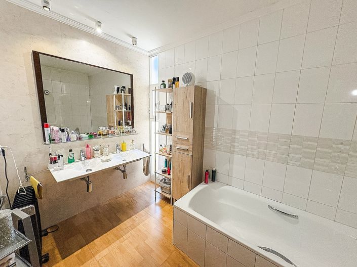 Image No.32-5 Bed Villa for sale