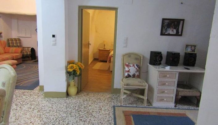 Image No.11-3 Bed House for sale