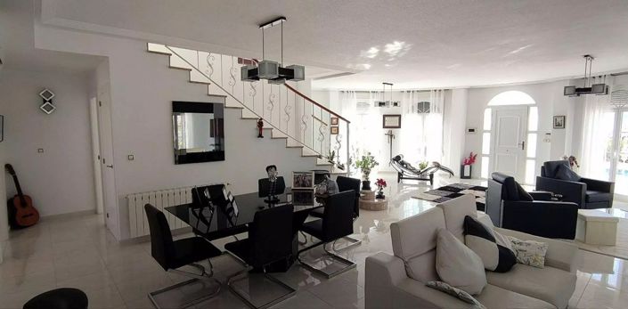 Image No.10-4 Bed Villa for sale