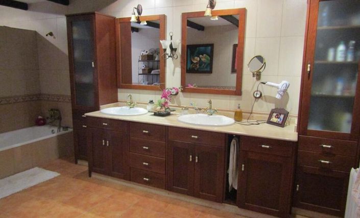 Image No.17-6 Bed Country House for sale