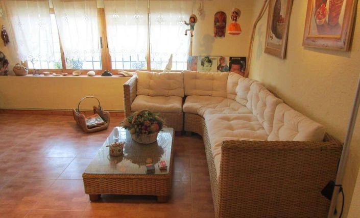 Image No.4-6 Bed Country House for sale