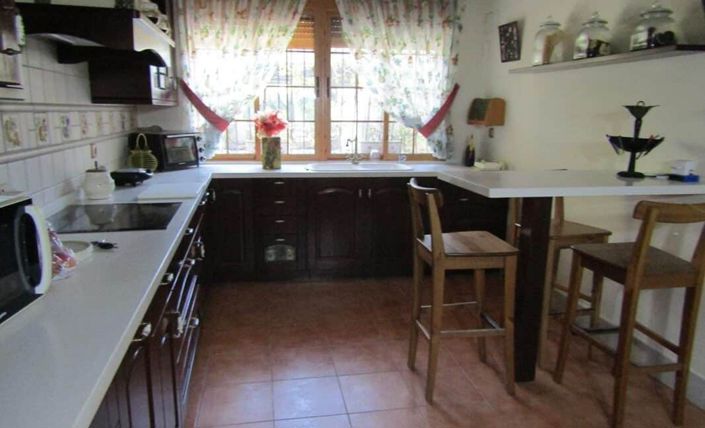 Image No.6-6 Bed Country House for sale