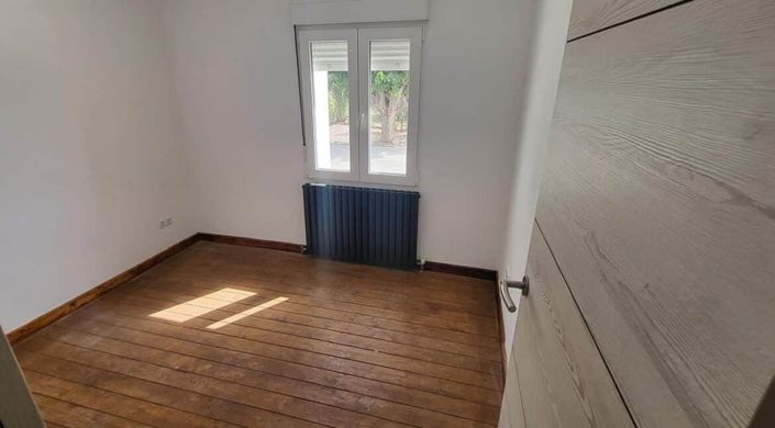 Image No.15-7 Bed Country House for sale