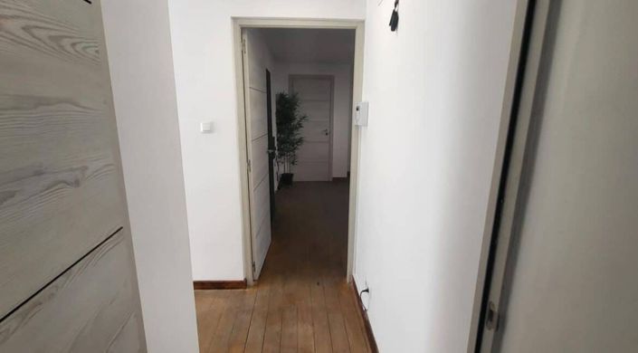 Image No.20-7 Bed Country House for sale