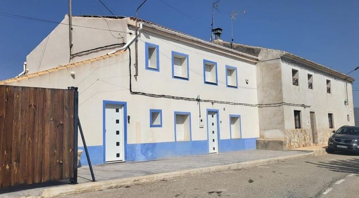 Image No.42-7 Bed Country House for sale