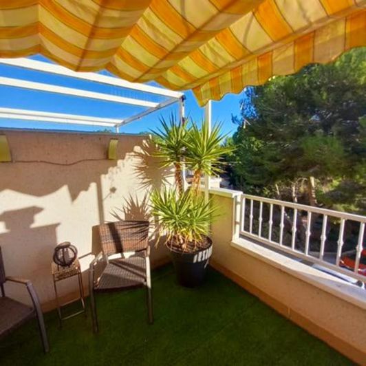 Image No.18-2 Bed Townhouse for sale