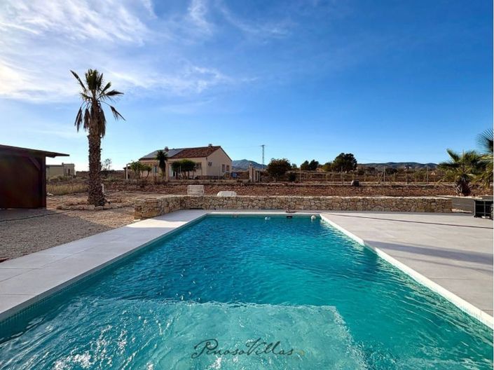 Image No.2-4 Bed Villa for sale