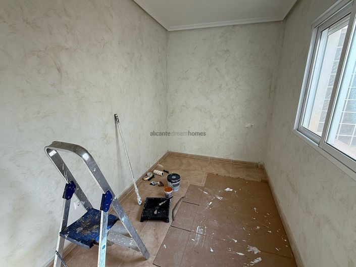 Image No.8-2 Bed Apartment for sale