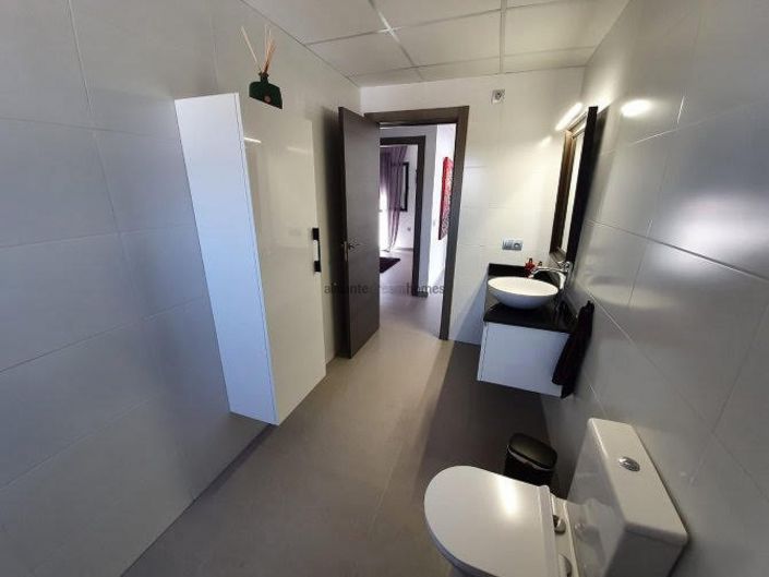 Image No.22-3 Bed Villa for sale