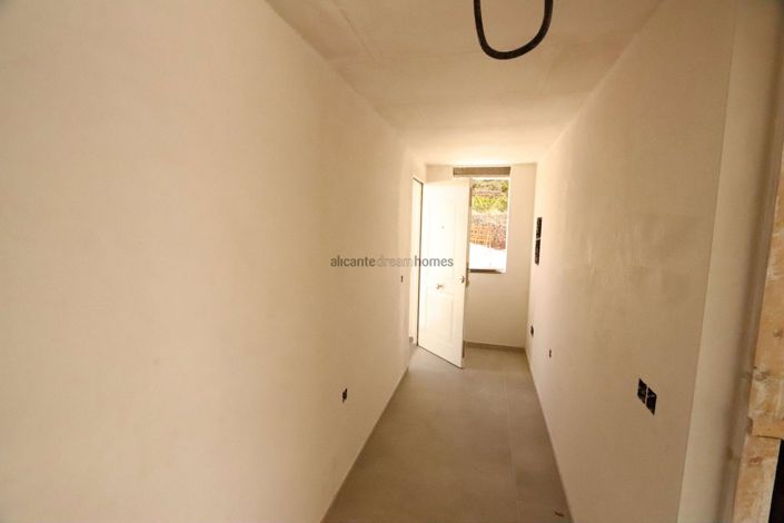 Image No.37-3 Bed Villa for sale