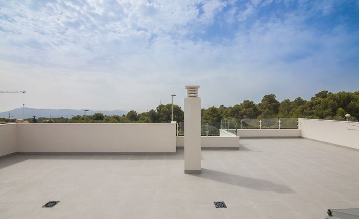 Image No.10-3 Bed Villa for sale