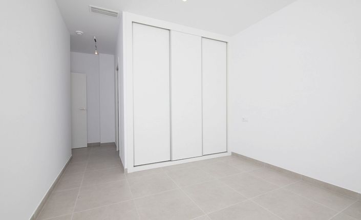 Image No.22-3 Bed Villa for sale