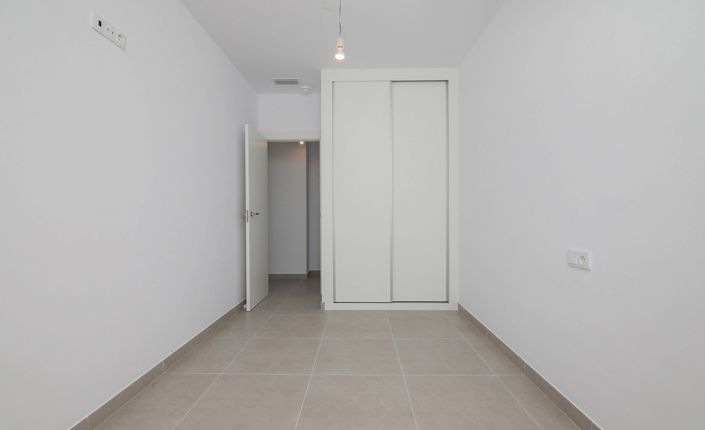 Image No.26-3 Bed Villa for sale