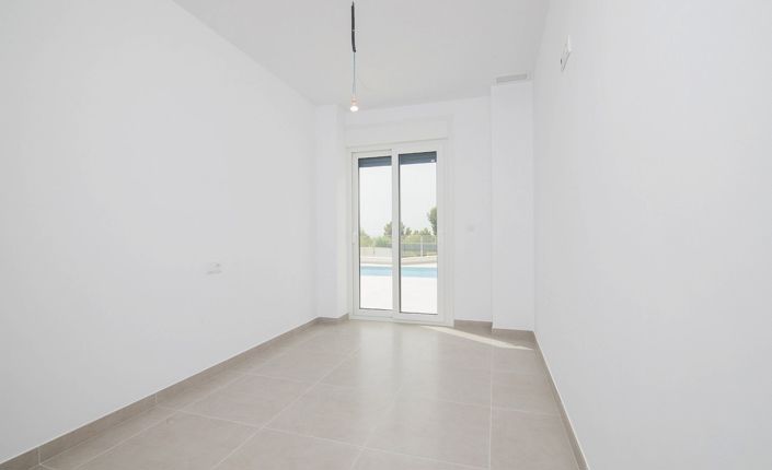 Image No.37-3 Bed Villa for sale