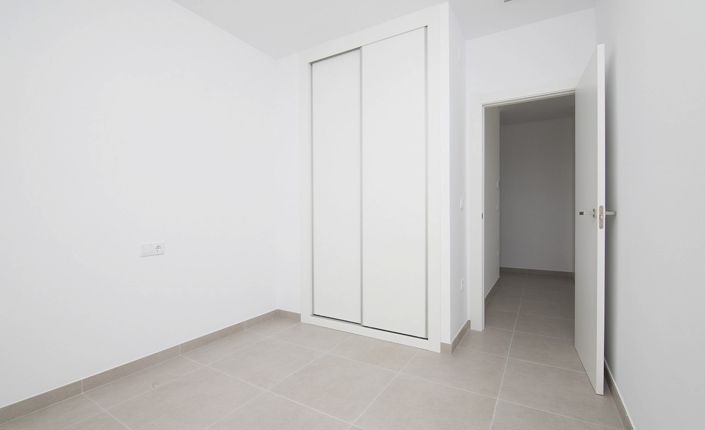 Image No.39-3 Bed Villa for sale