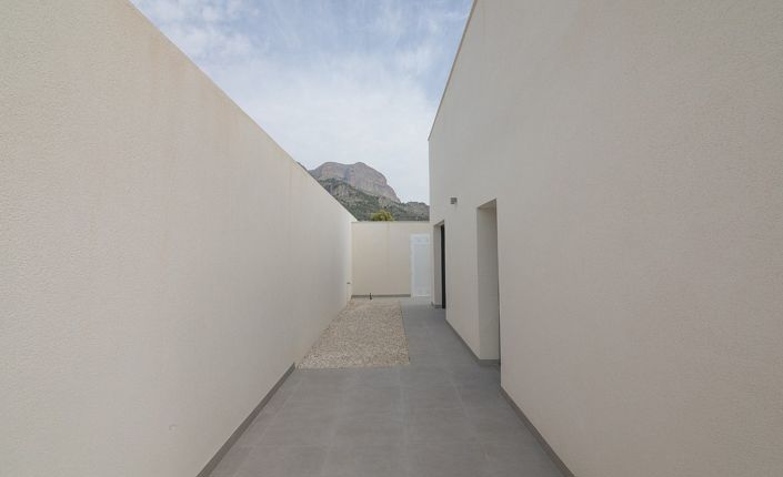 Image No.8-3 Bed Villa for sale