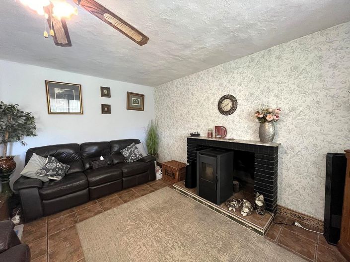 Image No.4-2 Bed Country House for sale