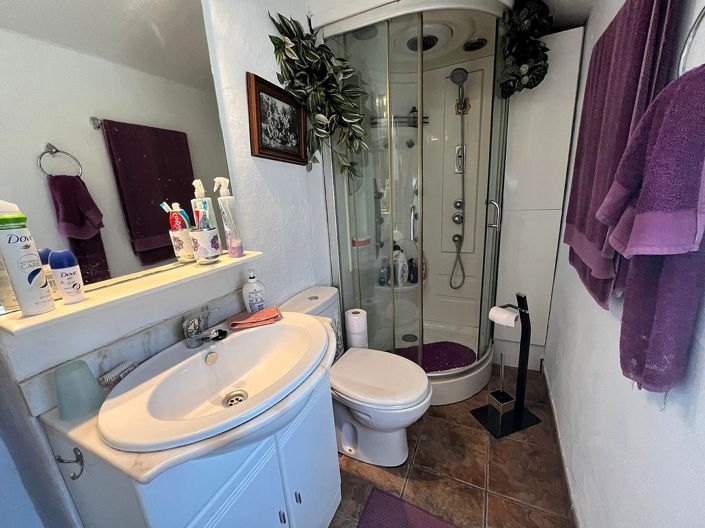 Image No.8-2 Bed Country House for sale