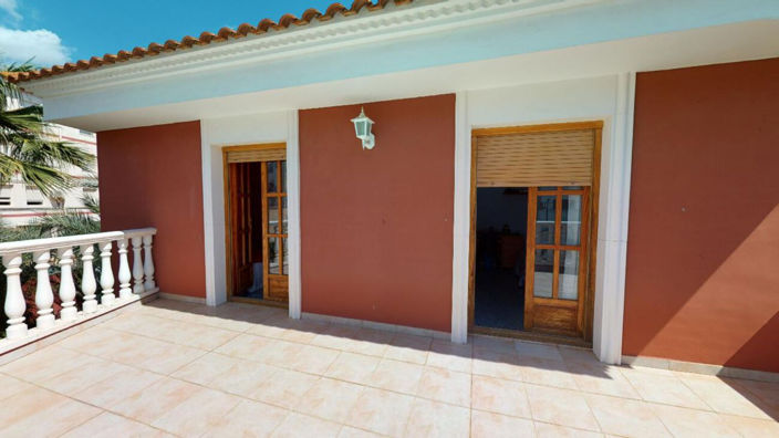 Image No.18-4 Bed Villa for sale