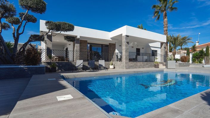 Image No.1-4 Bed Villa for sale