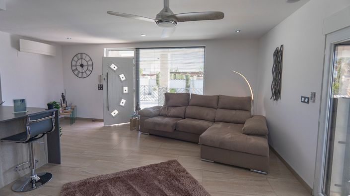 Image No.12-4 Bed Villa for sale